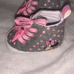 Minnie Mouse baby shoes
